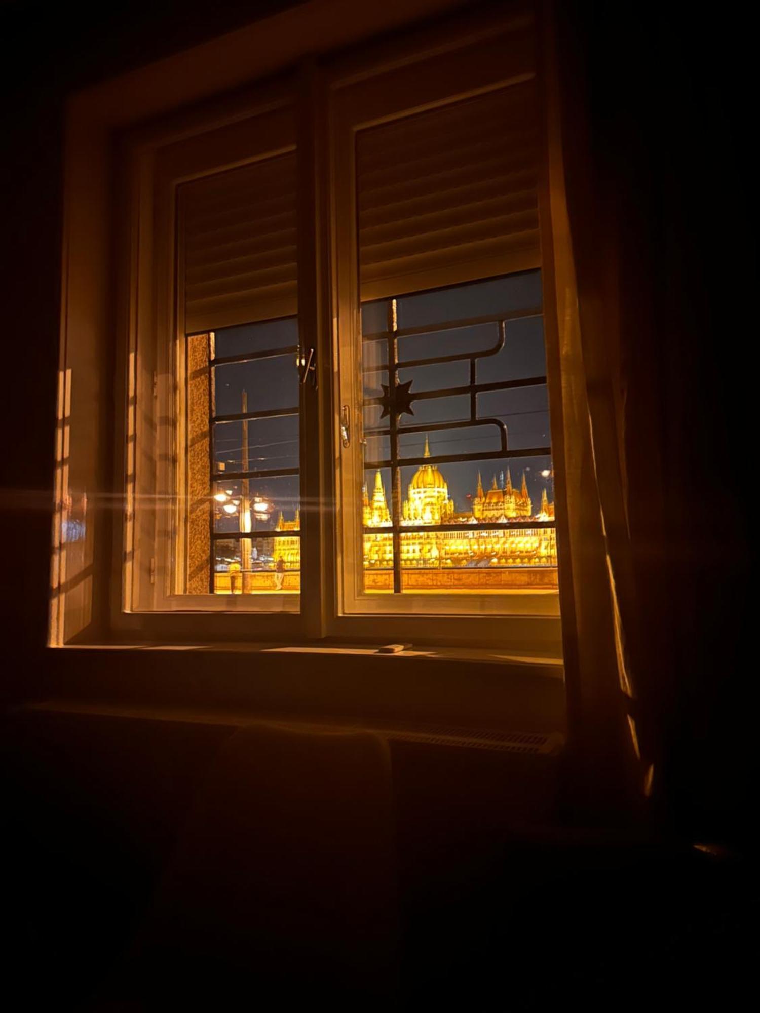 Klarahome With Parliament View * Budapest